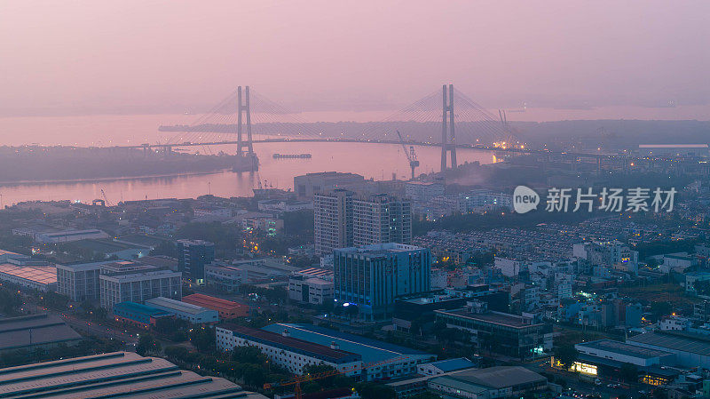 越南胡志明市鸟瞰图，这里有发展中的建筑、交通、能源电力基础设施。金融和商业中心。旅游景观理念