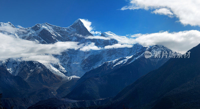 中国西藏自治区米林南察巴瓦山