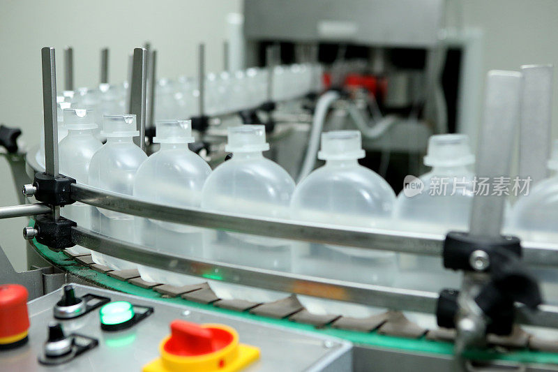 制药工业中，药丸都是装在塑料瓶的生产线上，在药厂输送。安瓿灌装封口机，制药设备