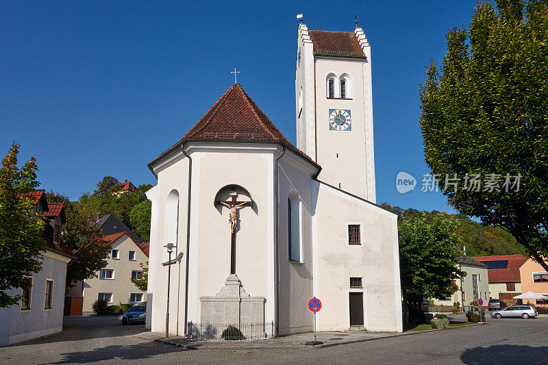 巴伐利亚小城里登的圣迈克尔教区教堂