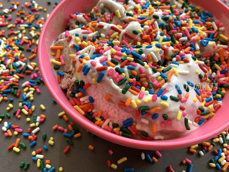 有糖屑的冰淇淋