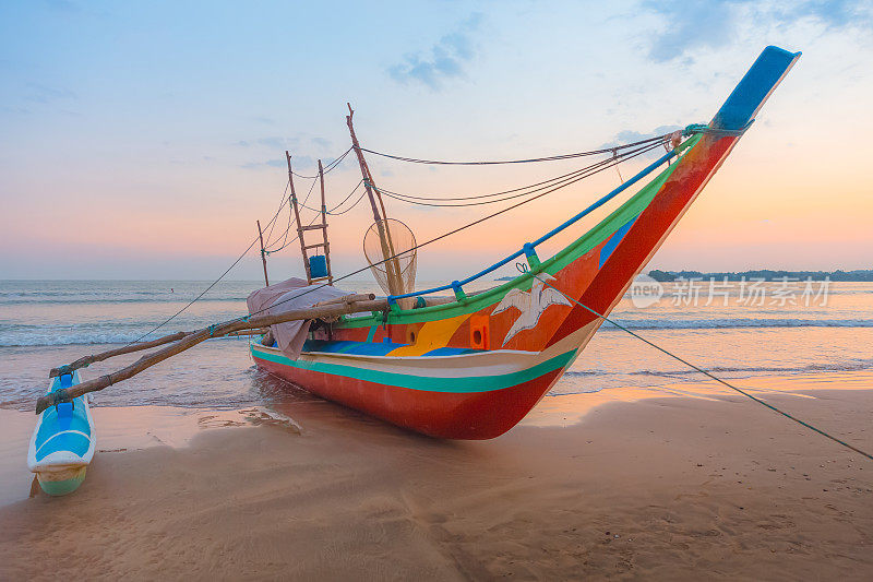 传统的双体渔船，斯里兰卡