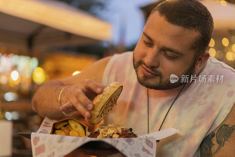 小食品企业的顾客喜欢美味的快餐