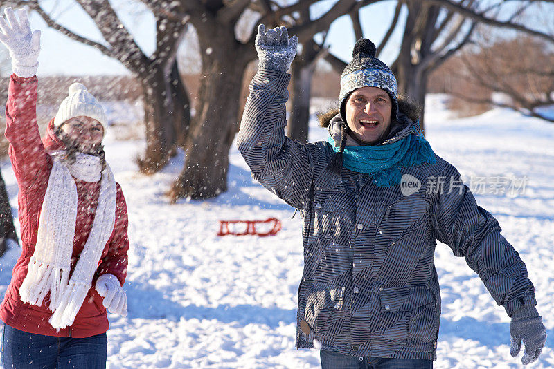 抓住一个雪球