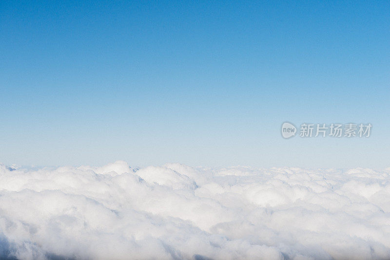 白色蓬松的云与蓝天自然背景毛伊岛夏威夷