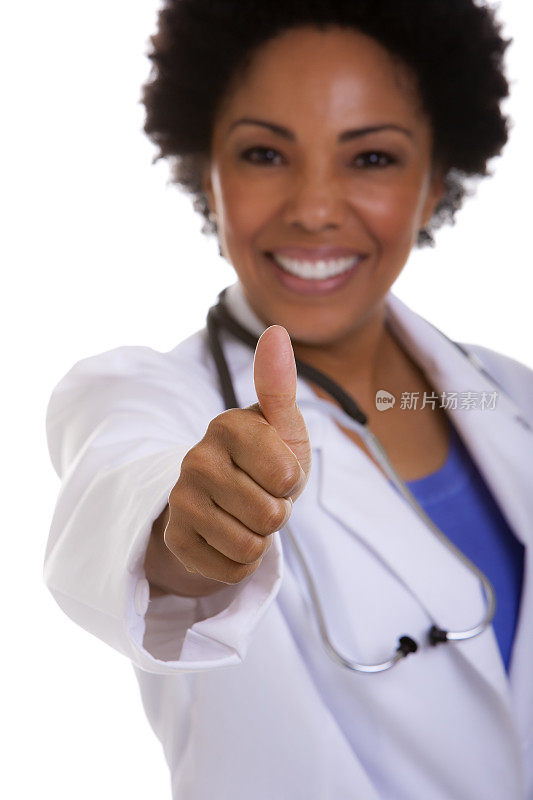 女医生竖起大拇指，白色背景