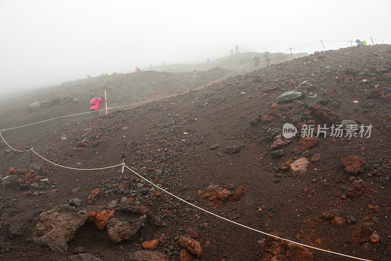 在日本富士山徒步旅行