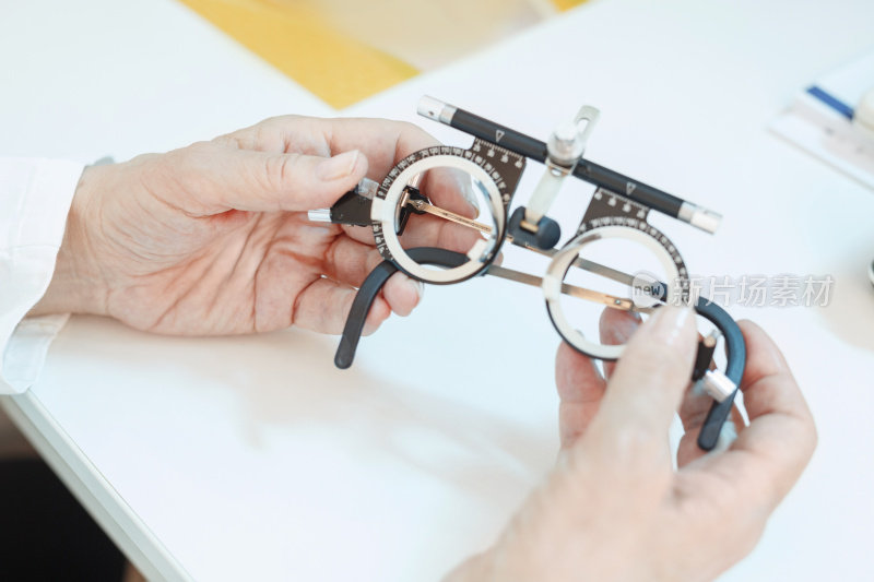验光师眼睛测试设备眼镜和视力表眼科