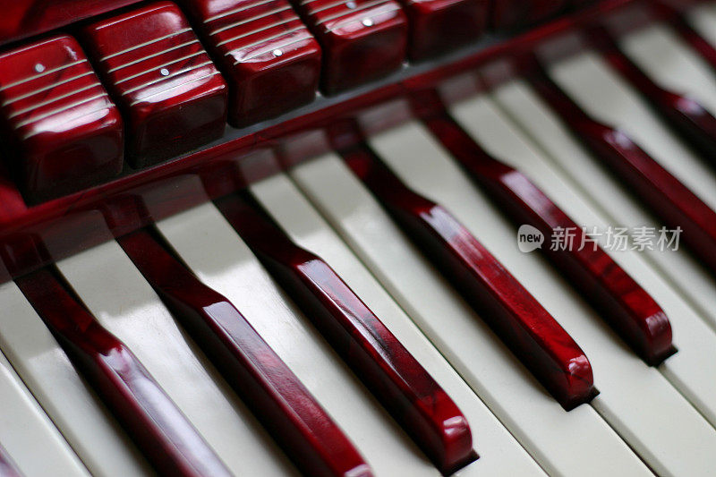 红色accordian键盘
