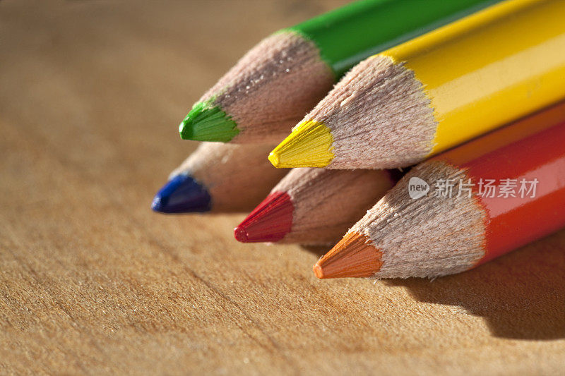 彩色铅笔组
