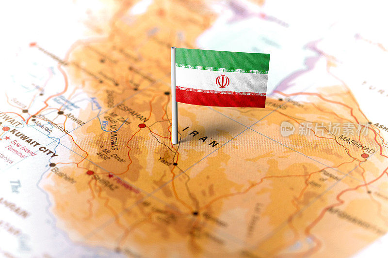 伊朗用旗帜钉在地图上