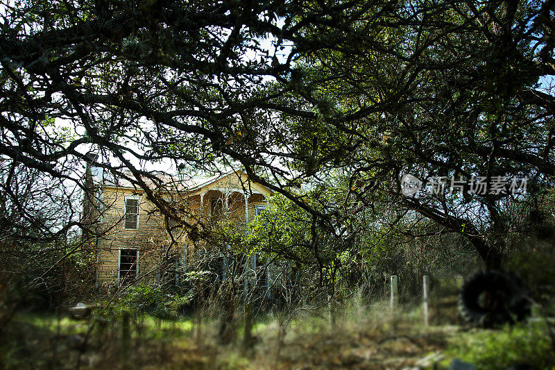 美国德克萨斯州废弃的老木屋。