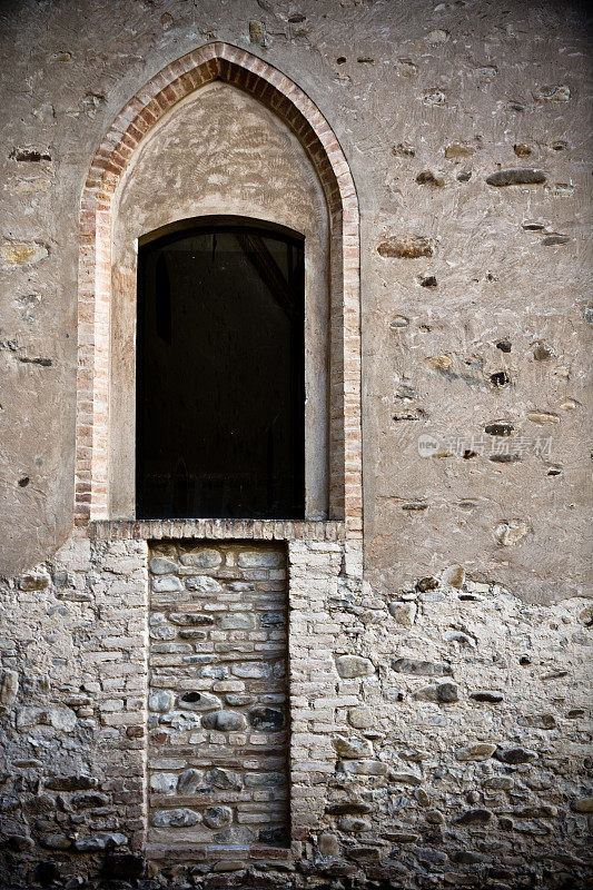 中世纪的窗口