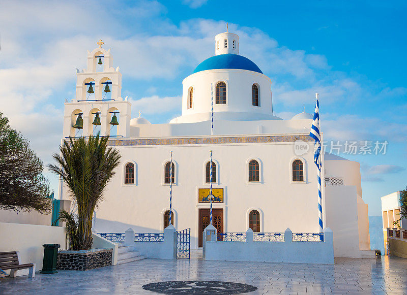 希腊圣托里尼岛的教堂