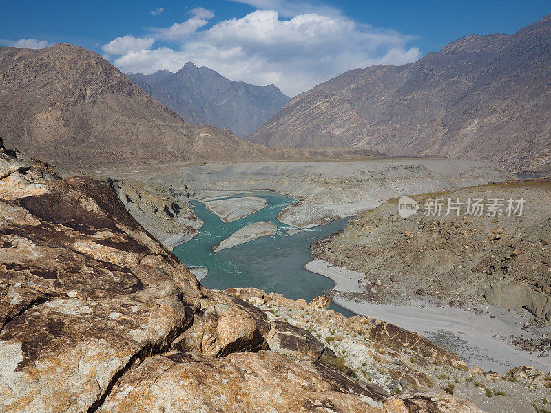 印度河和吉尔吉特河在巴基斯坦北部地区汇合