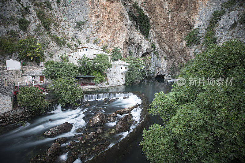 布拉加德苦行僧屋-波斯尼亚和黑塞哥维那-建筑旅行背景