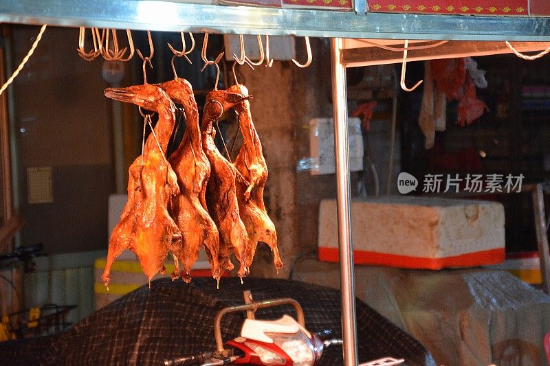 中国福建省厦门夜市的鸭肉摊