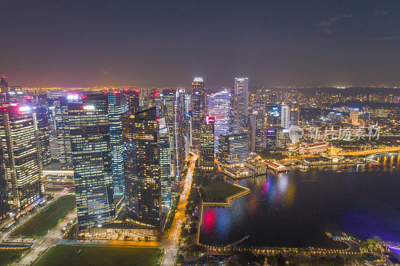 鸟瞰图新加坡天际线和滨海湾全景，码头是新加坡的经济中心，这里有新加坡中心的所有建筑