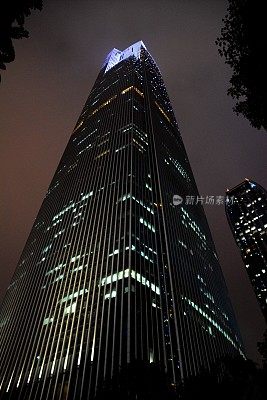 广州周大福金融中心摩天楼夜景