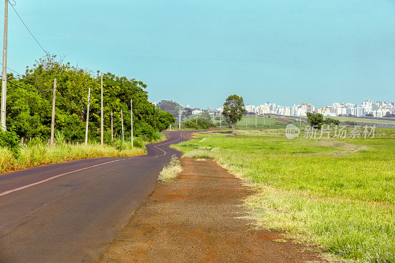 巴西内陆的公路。