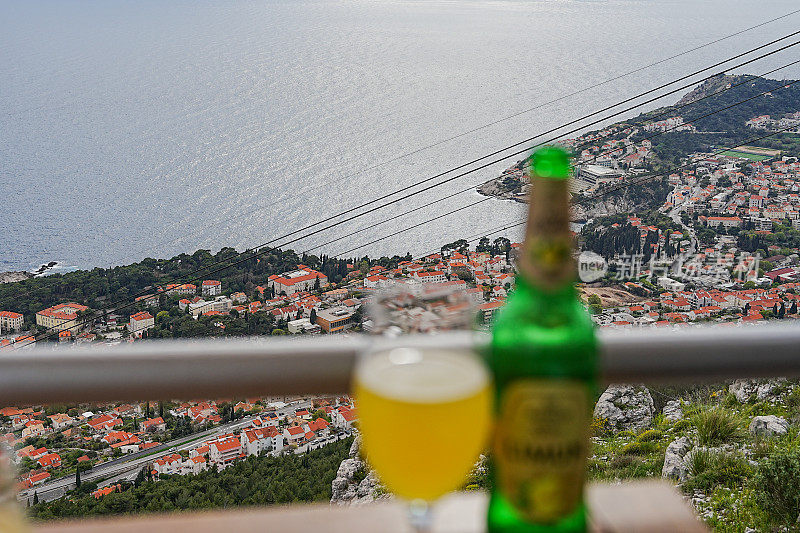 柠檬啤酒配海景