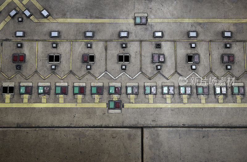 工业装置的老式控制面板