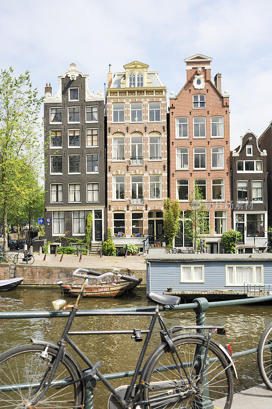 美丽的阿姆斯特丹运河屋