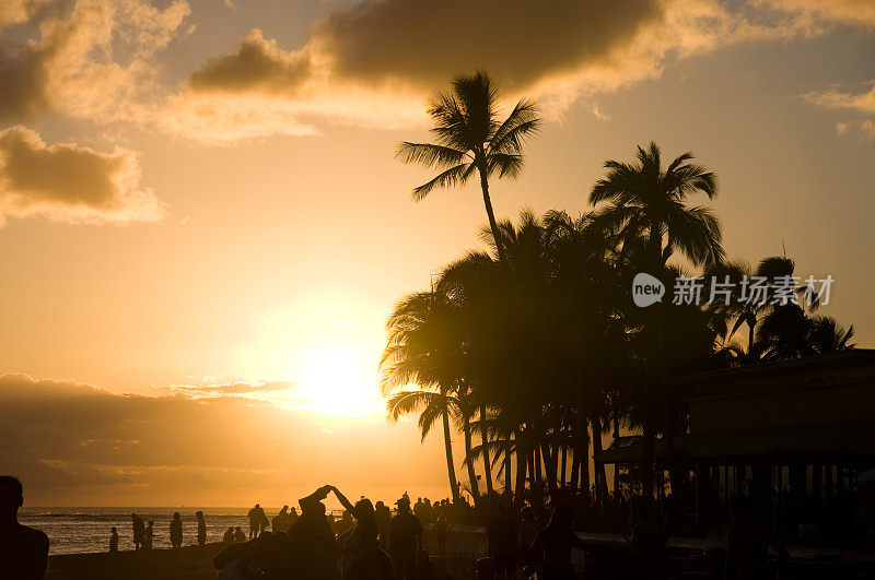 威基基海滩的日落