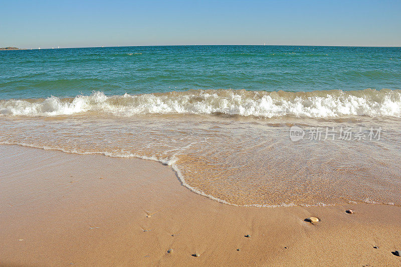 海滩海浪