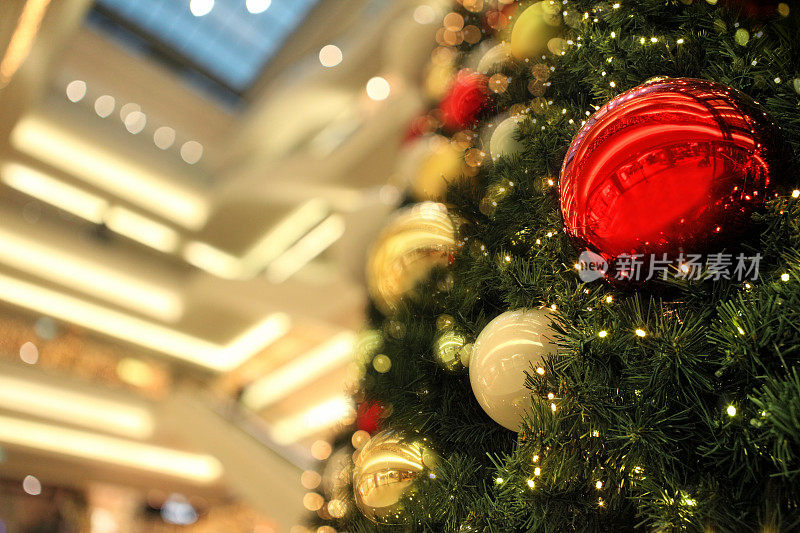 购物中心的圣诞树