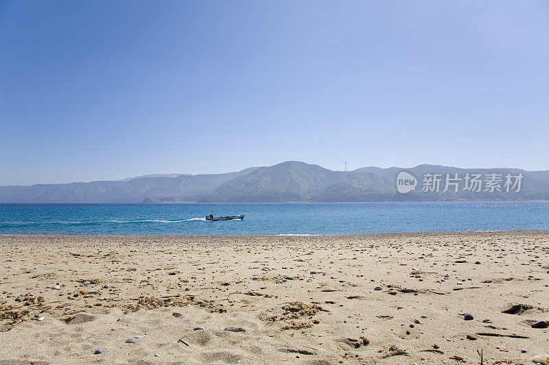 意大利西西里岛的墨西拿海峡