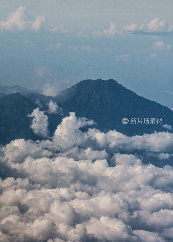 巴厘岛火山鸟瞰图