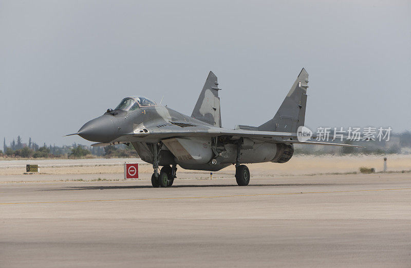 米格-29支点战斗机准备起飞