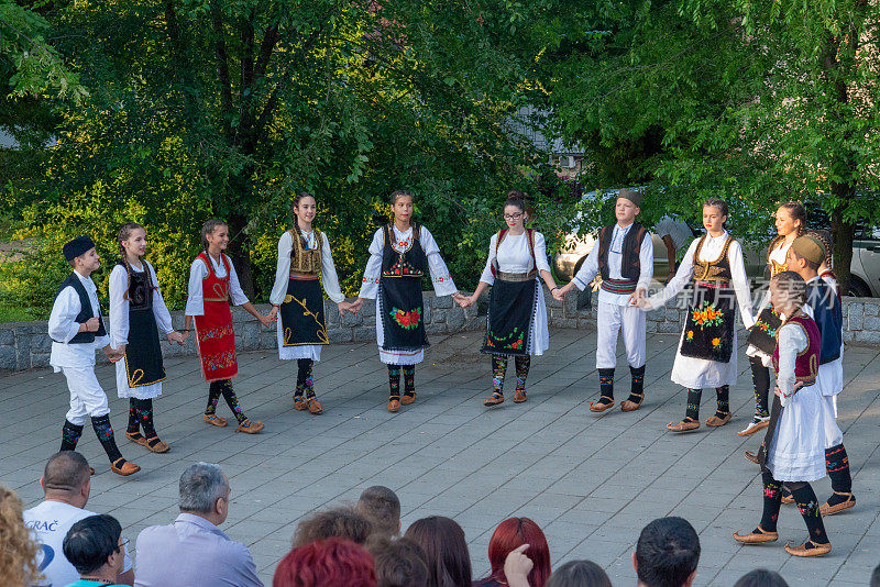 塞尔维亚民族民间舞蹈Kolo。