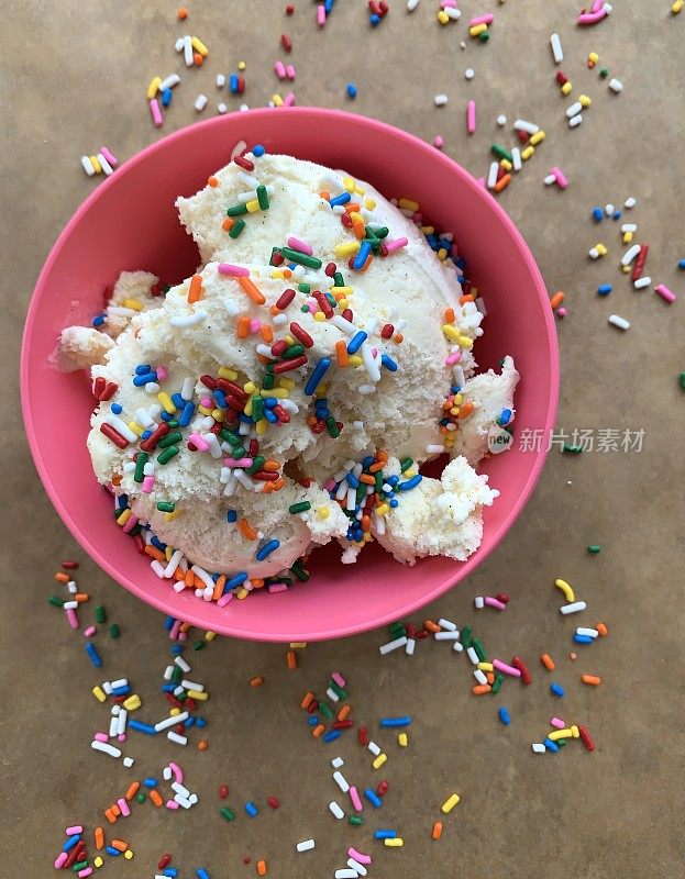 香草冰淇淋加糖屑