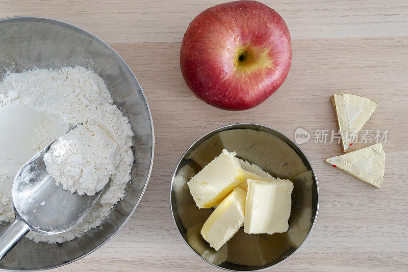 自制烘焙:制作苹果派的配料