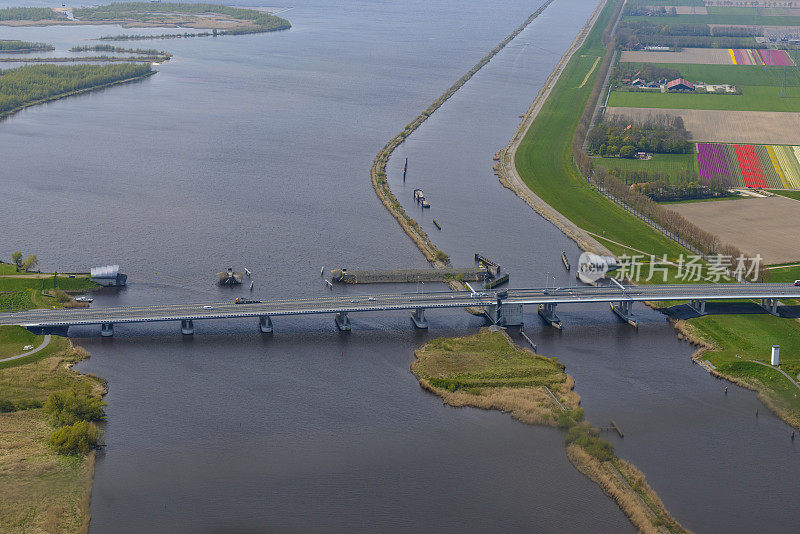 拉姆斯波尔布里奇和风暴屏障与IJssel三角洲的背景