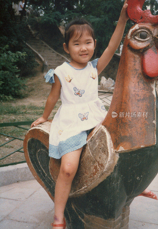 80年代中国小女孩真实生活的老照片