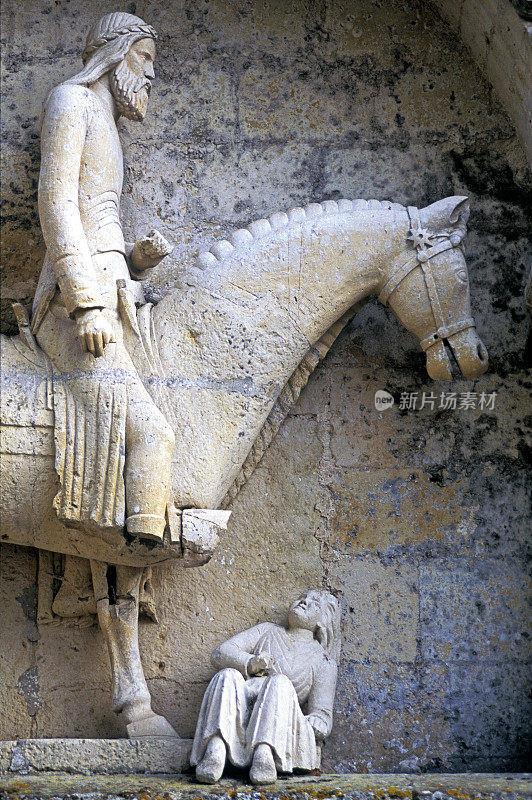 马和骑手雕刻细节，圣希莱尔教堂，梅勒，法国