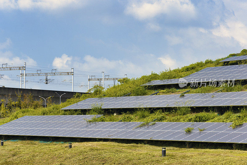 用于大型阵列的太阳能电池板