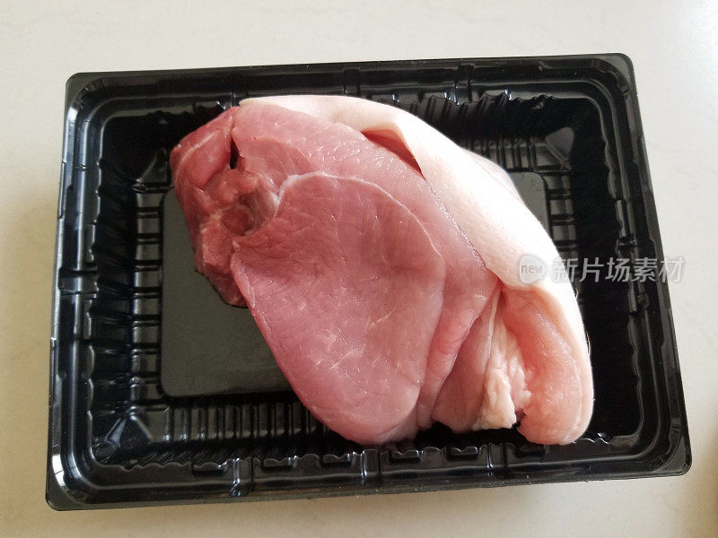 新鲜的猪肉