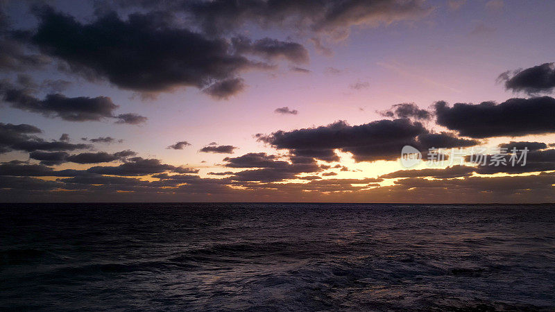 海岸线和加勒比海的鸟瞰图