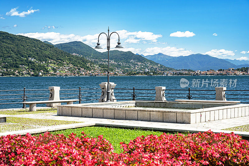 意大利:从巴韦诺俯瞰马焦雷湖