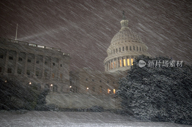美国国会大厦遭遇暴风雪