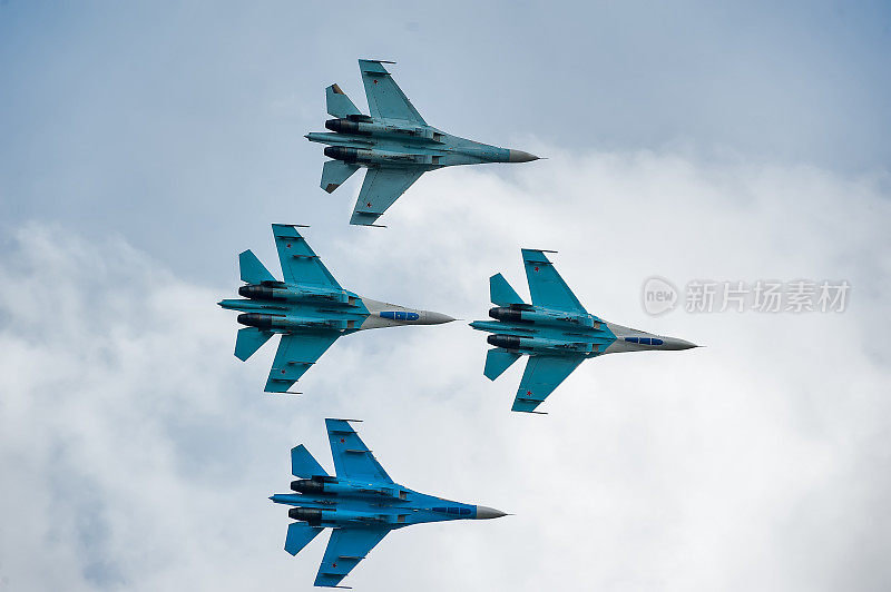 俄罗斯猎鹰飞行队在苏-27上