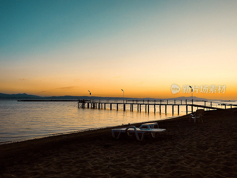 艾瓦利克海岸的日落Balıkesir土耳其