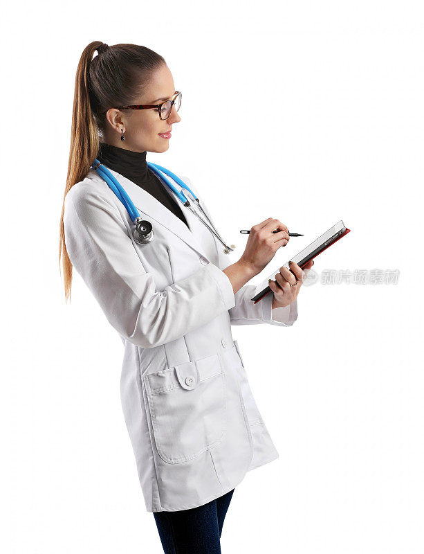 女医生使用带有裁剪路径的数字平板电脑