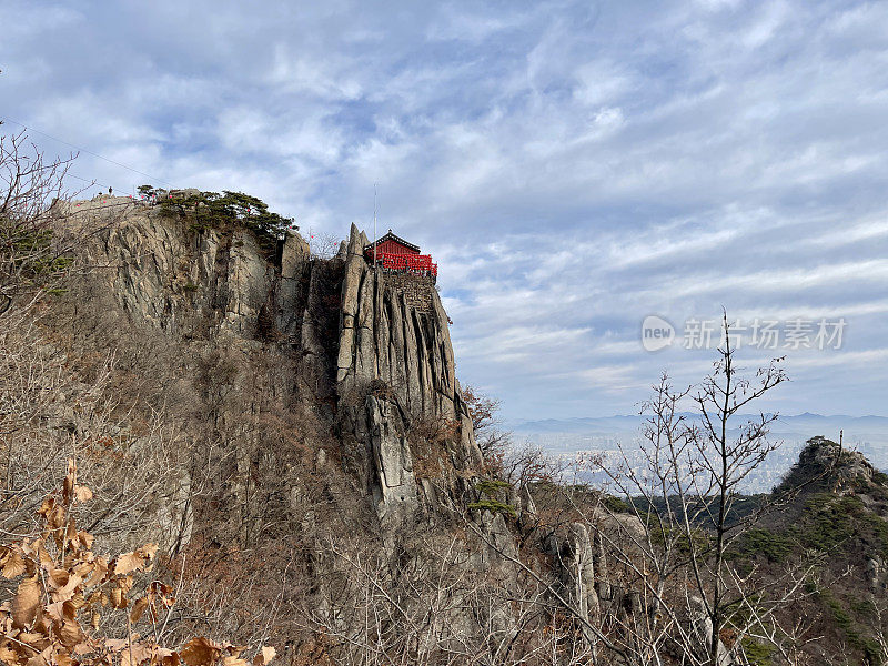 首尔的冬山