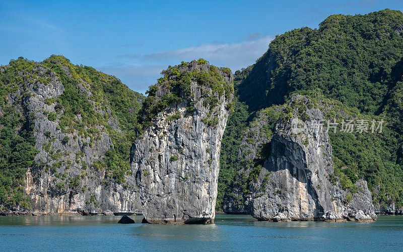 令人惊叹的兰哈和下龙湾通过东南亚越南猫巴岛的热带天堂进入