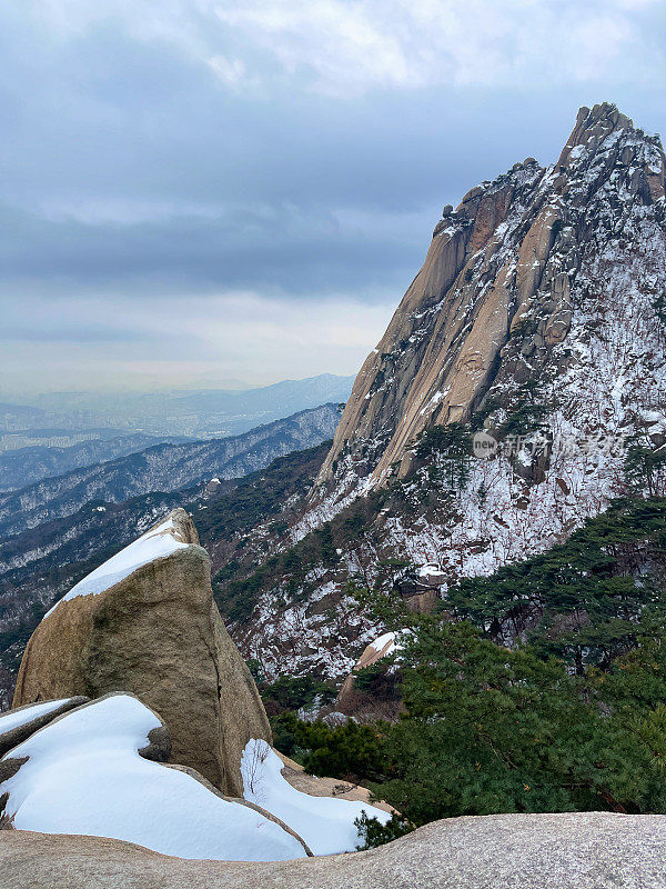 冬天的山